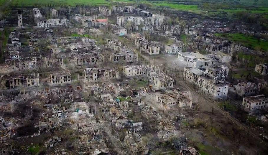 Окупанти зрівняли з землею і захопили селище Новотошківське на Луганщині