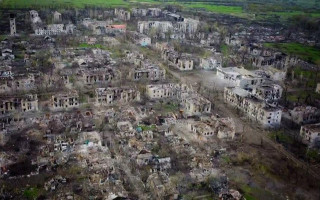 Окупанти зрівняли з землею і захопили селище Новотошківське на Луганщині