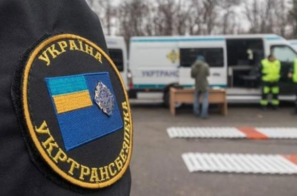Укртрансбезпека повідомила, які пункти видачі дозволів на міжнародні вантажні перевезення працюють станом на 26 квітня