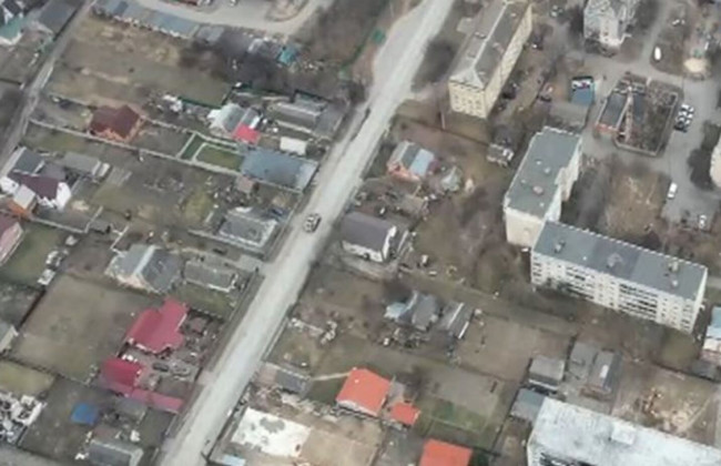 CNN заполучил видео, снятое в Буче в марте: на нем оккупанты запечатлены рядом с телами украинцев