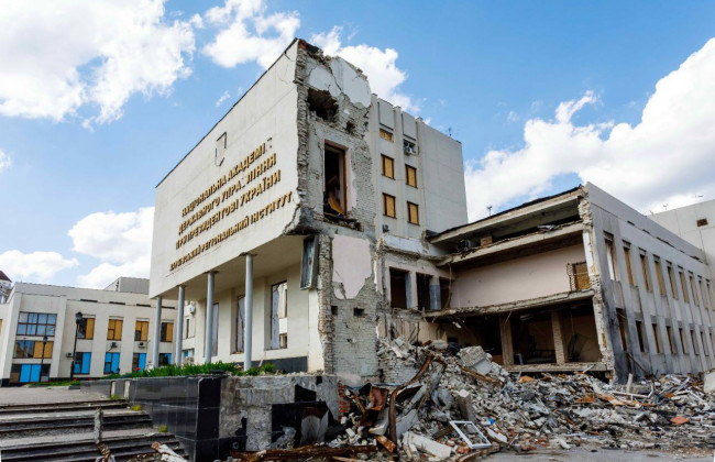 Как выглядит разрушенное здание Академии госуправления в Харькове: фото