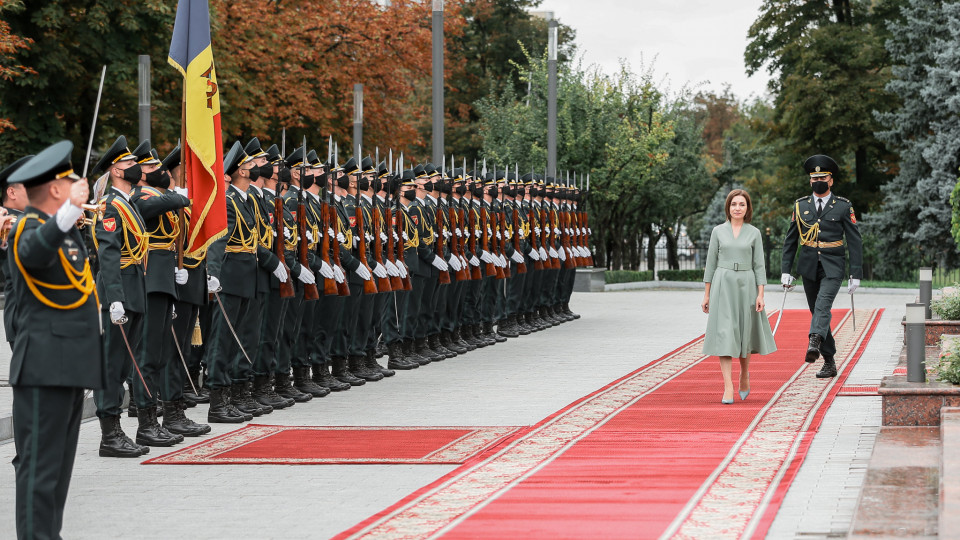 Санду признала, что у Молдовы нет боеспособной армии