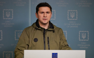 Україна захищатиме себе в будь-який спосіб, зокрема ударами по складах і базах РФ, — Подоляк