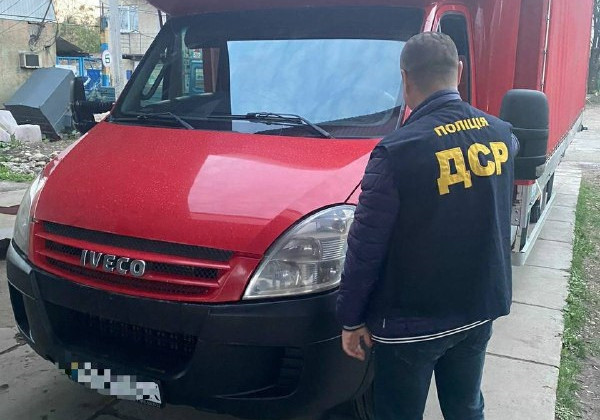 На Буковині відправляли чоловіків за кордон за 6 тисяч доларів: розкрито чергову схему