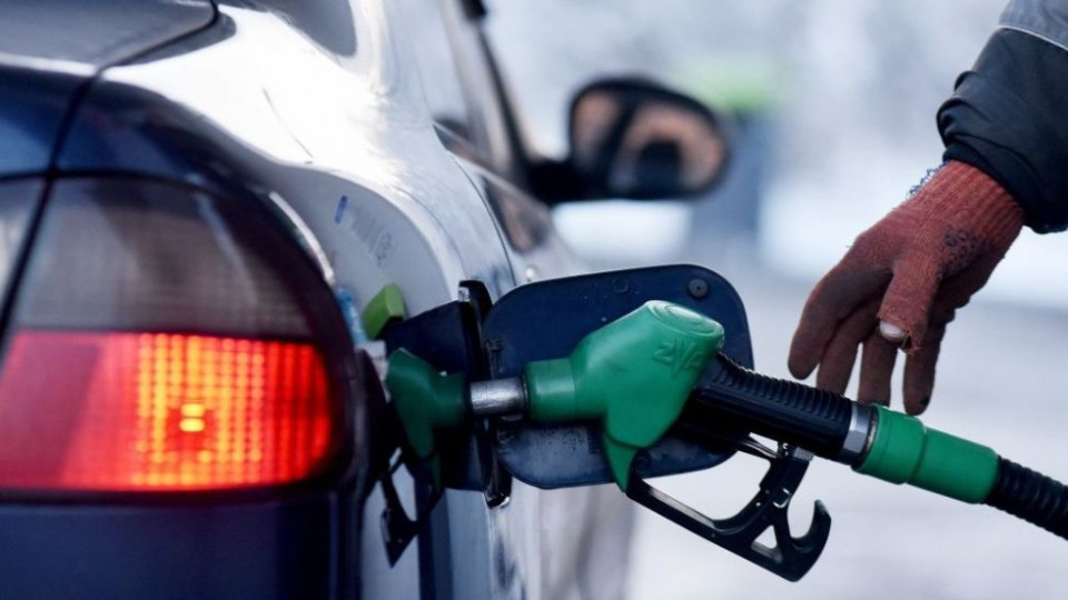 Бензин подорожчає: Кабмін підвищив надбавки на бензин та дизель