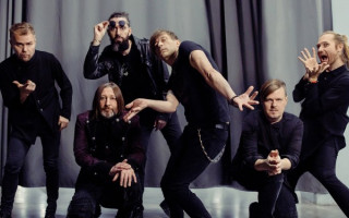 «Би-2» отменила концерт в Омске из-за баннера «Za президента»