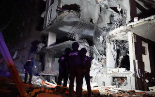 Стало известно о первой жертве ракетного удара по жилому дому в Киеве