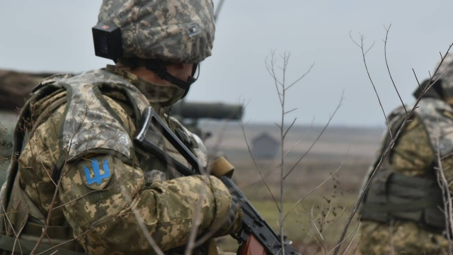 Окупанти знайшли контейнери з формою ЗСУ: на Луганщині можливі провокації