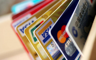 Які міжнародні платіжні системи зменшили комісію для українців через війну