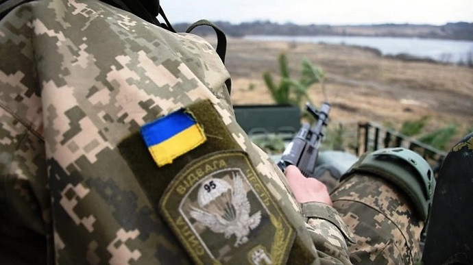 Ворог продовжує наступ на Донбасі, успіху не має, — Генштаб ЗСУ