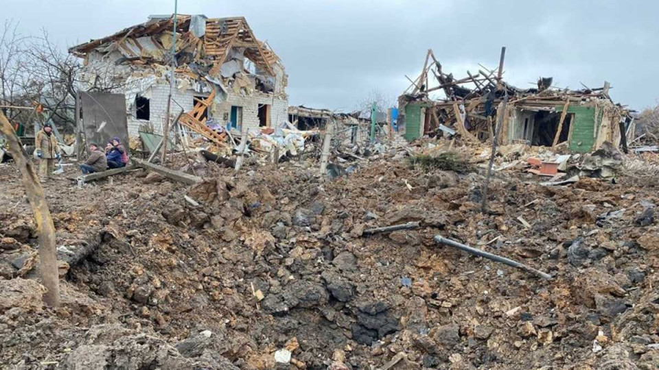 Згарища замість будинків: кадри зруйнованого села на Харківщині