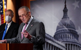 Пакет помощи на $33 млрд: в США хотят добавить положение о конфискации активов российских олигархов