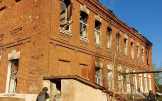 На Харківщині окупанти обстріляли школу, яка пережила дві світові війни: фото