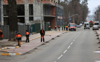 В Ірпені відновлюють освітлення: місту передають 300 вуличних світильників