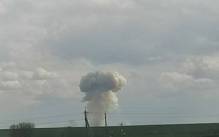 В России под Белгородом поднимается столб дыма: фото и видео