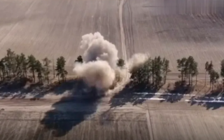 «Не доїхали»: ЗСУ показали момент підриву техніки ворога, відео