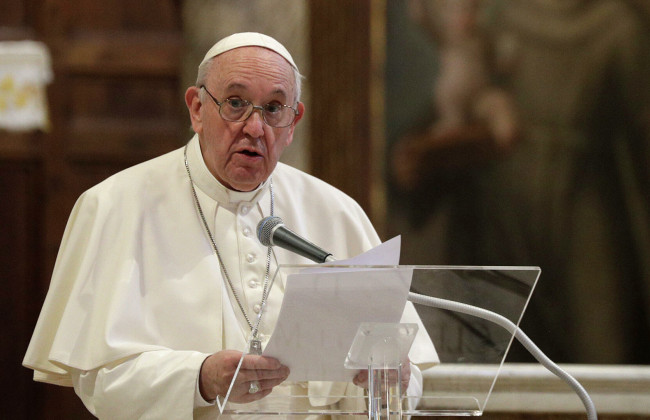Папа Римский раскритиковал РФ за «варварски разрушенный» Мариуполь
