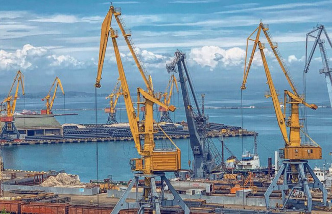 Мінінфраструктури України видало наказ про тимчасове закриття ряду морських портів