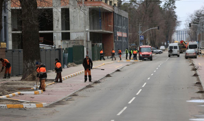В Ірпені відновлюють освітлення: місту передають 300 вуличних світильників