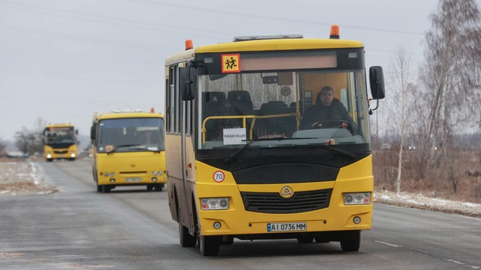 100 цивільних з «Азовсталі» вже прямують до Запоріжжя, — Зеленський