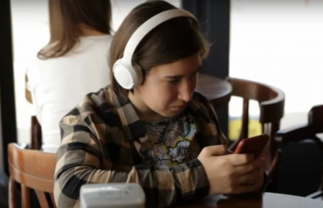 Підліток з мемів із Анджеліною Джолі розповів, чому не відреагував на зірку: переглядав пости в Інстаграм