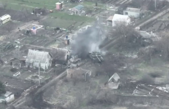 «Попрямували до пекла»: нацгвардійці ефектно знищили ворожий танк, відео