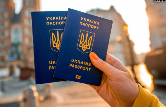 У «Слузі народу» пропонують позбавляти громадянства за участь в анексії Криму чи війні проти України на боці Росії