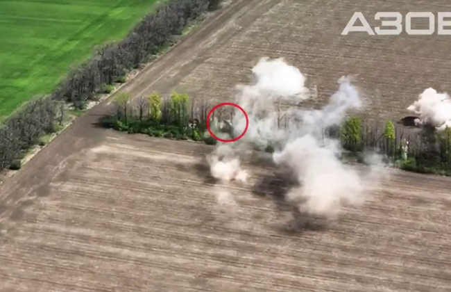 Маскировка не помогла: защитники превращают вражескую технику в металлолом, видео