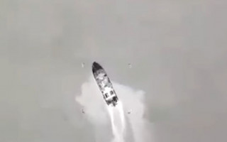 «Байрактар» удачно поохотился на десантно-штурмовые катера оккупантов: эффектное видео