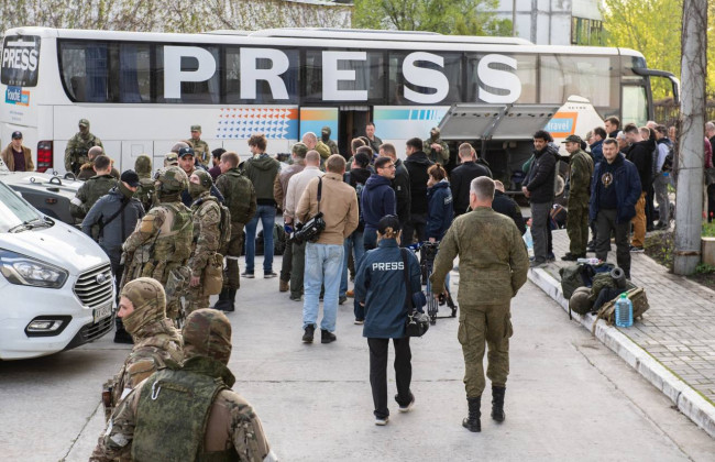 На Запорожскую АЭС оккупанты привезли более 50 журналистов, фото