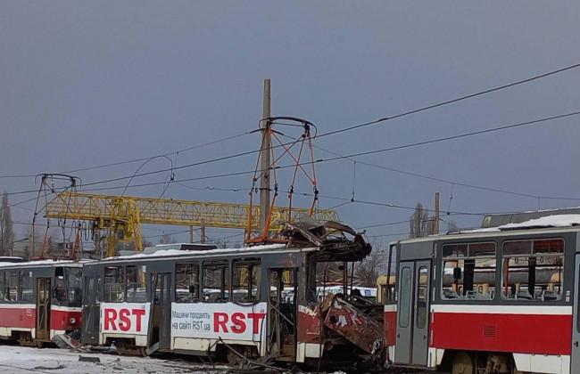В Харькове не осталось ни одного уцелевшего трамвая из-за постоянных обстрелов врагов, фото