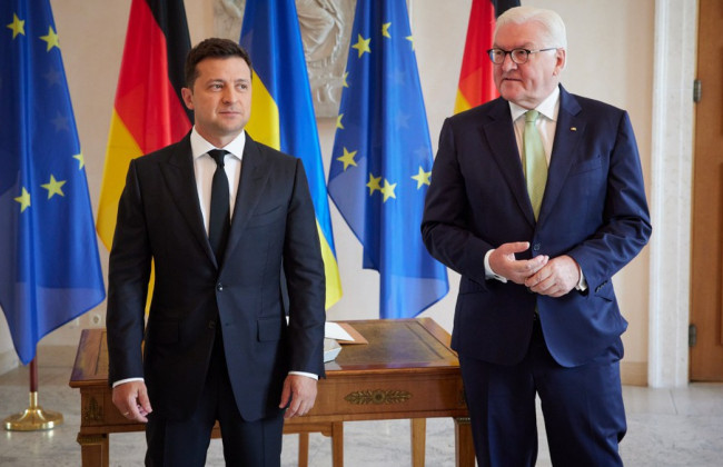 Штайнмайер готов к переговорам с Зеленским