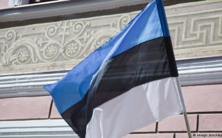 В Эстонии мужчину арестовали за букву z и георгиевскую ленту в окне квартиры