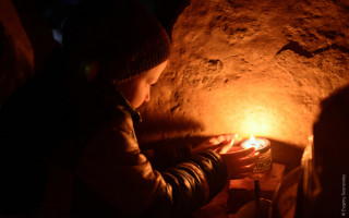 «У мене вмерла бабуся Галя, дві собаки і улюблене місто Маріуполь», — щоденник 8-річного хлопчика з блокадного міста