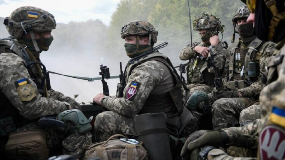 ЗСУ знищили ворожий пункт управління і три склади з боєприпасами, відео