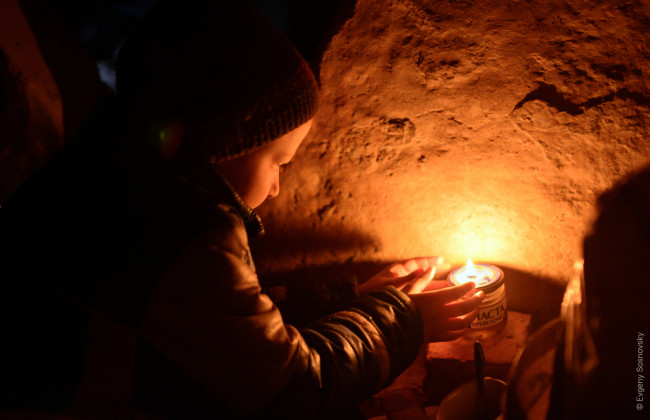 «У мене вмерла бабуся Галя, дві собаки і улюблене місто Маріуполь», — щоденник 8-річного хлопчика з блокадного міста