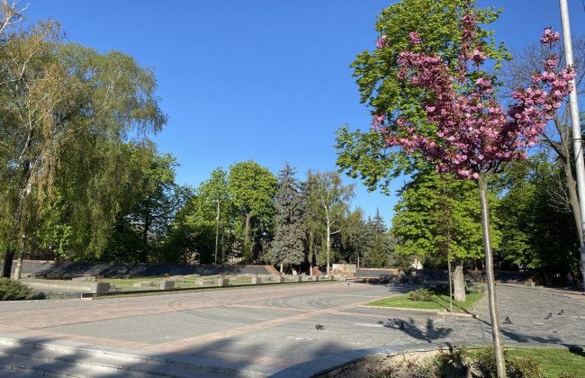 В Виннице снесли памятник красноармейцам