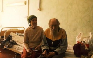 Под Харьковом пенсионерка выбросила флаг СССР, когда узнала про Бучу: видео