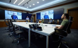 Зеленский пообщался с Джорджем Бушем и пригласил его в Киев