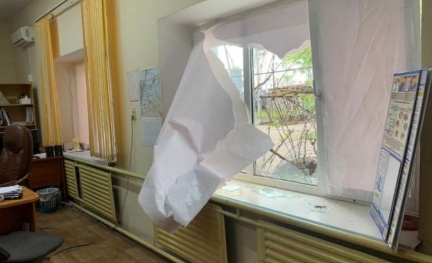 Оккупанты обстреляли филиал «Николаевоблэнерго»: в помещении были люди