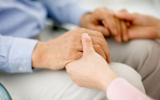 Кабмін врегулював надання фізичними особами соцпослуги з догляду на непрофесійній та професійній основі в умовах воєнного стану