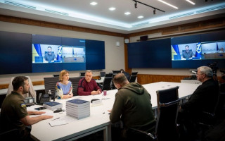 Зеленский онлайн поговорил с Урсулой фон дер Ляен и показал вторую часть опросника ЕС, фото