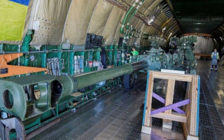 Австралия передала Украине гаубицы и броневики, фото