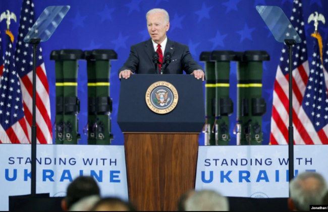 Байден обвинил Путина в повышении цен на топливо и продукты