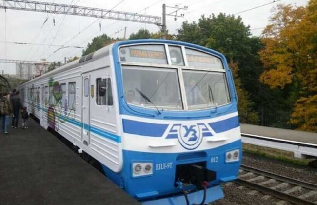 В Киеве продлили работу городской электрички