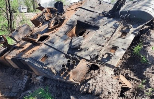 ВСУ уничтожили редкую боевую машину оккупантов на базе Т-72