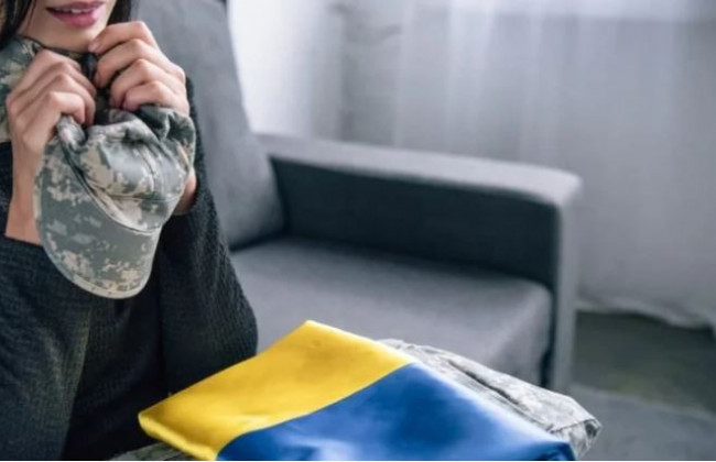 Пенсии членам семей погибших военнослужащих повысили на 1500 гривен