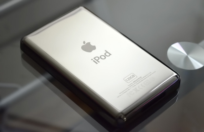 Apple прекращает производство плеера iPod