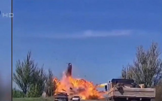 Башня танка взлетела в воздух: китайский телеканал заснял, как взорвался танк оккупантов, видео