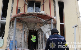 На Харьковщине оккупанты расстреляли из танка жилой дом: несколько человек погибли